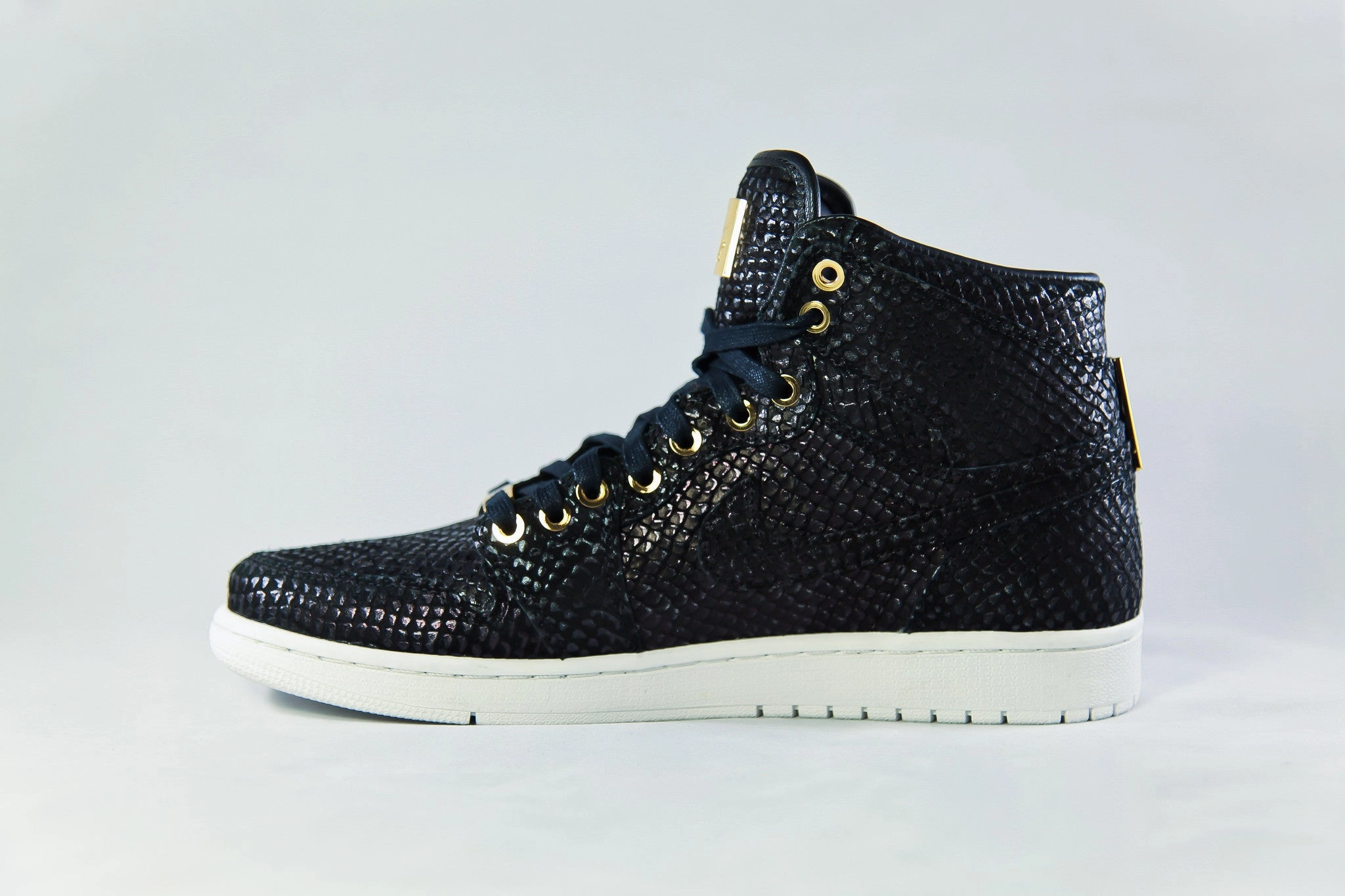 Air Jordan 1 Retro Pinnacle Black 2015 SKU 705075 030 - Authentic - New in Box