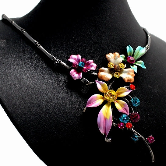 Colorful Flowering Plant Crystal Necklace Set