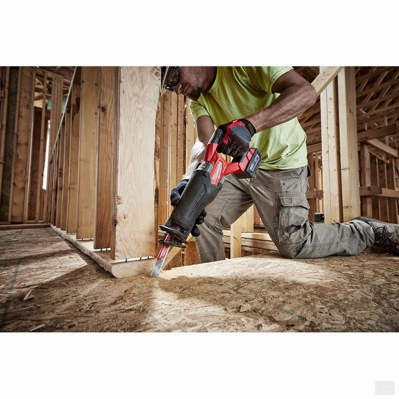 MILWAUKEE M18 FUEL™ SAWZALL® Recip Saw Kit 2821-21