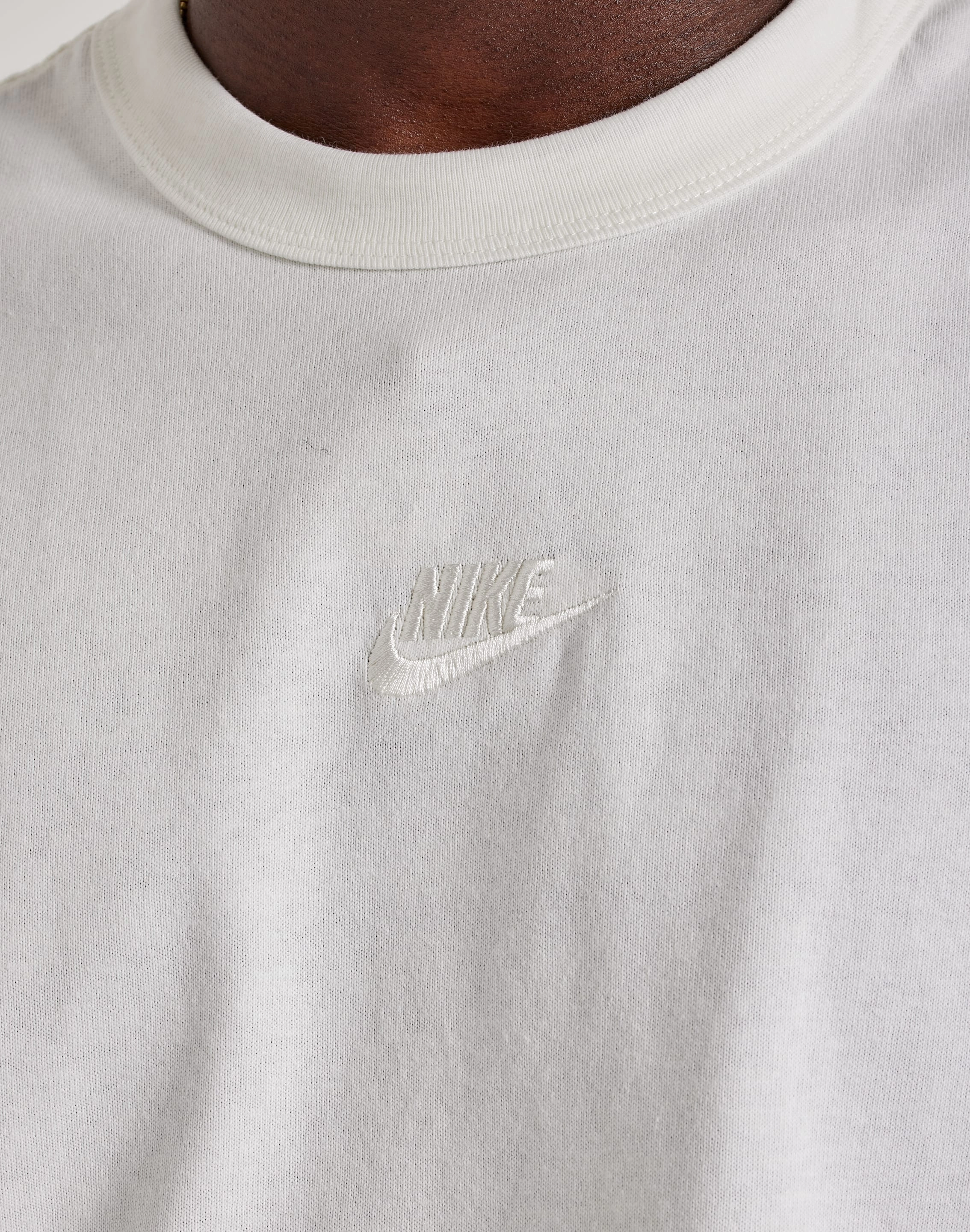Nike Premium Essentials Tee