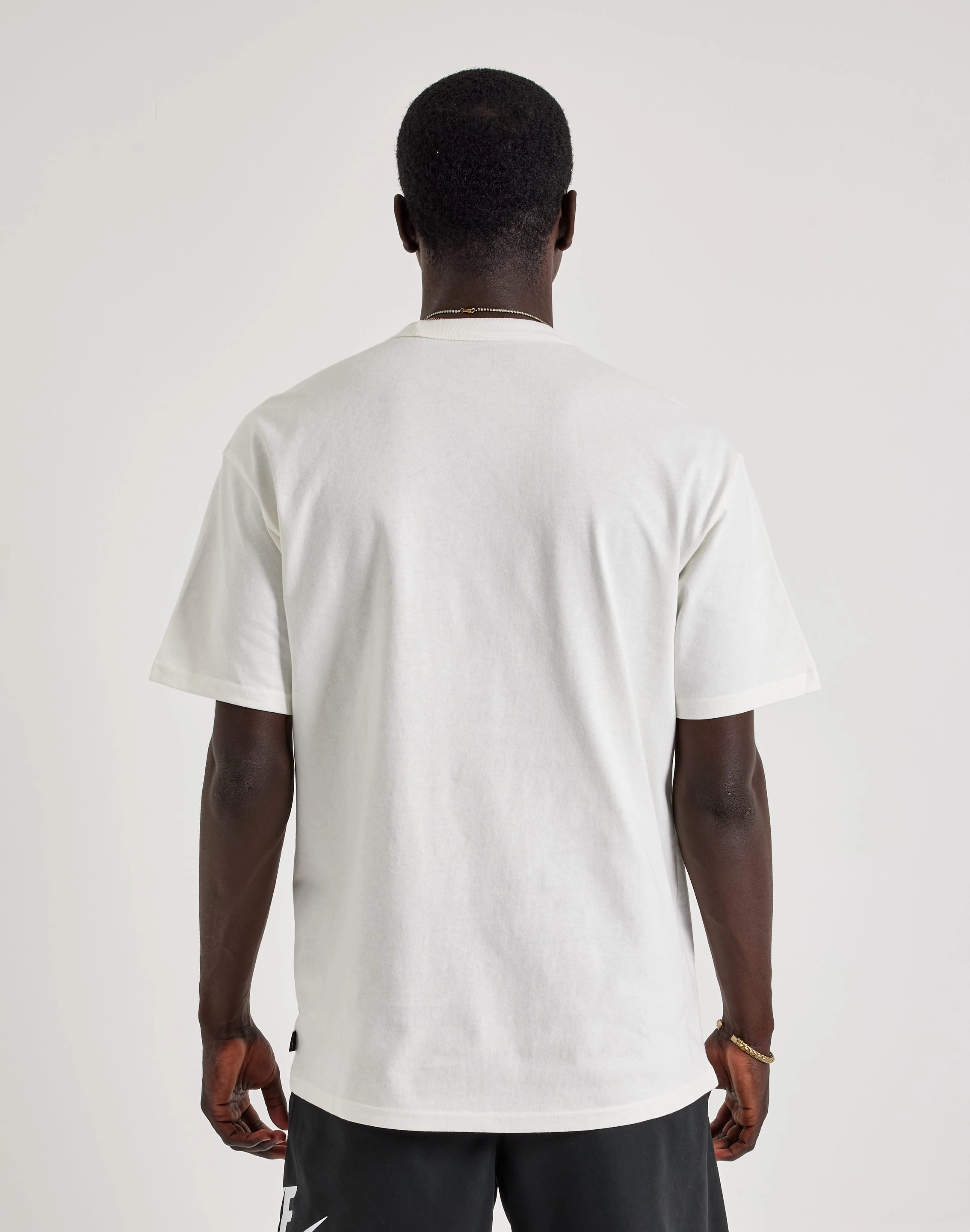 Nike Premium Essentials Tee